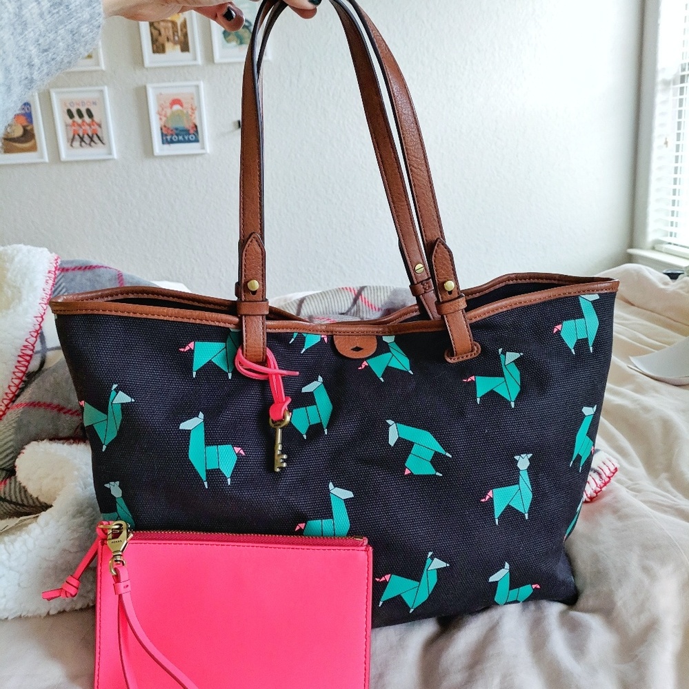 NWOT Fossil Rachel Llama Tote with Free Clutch!